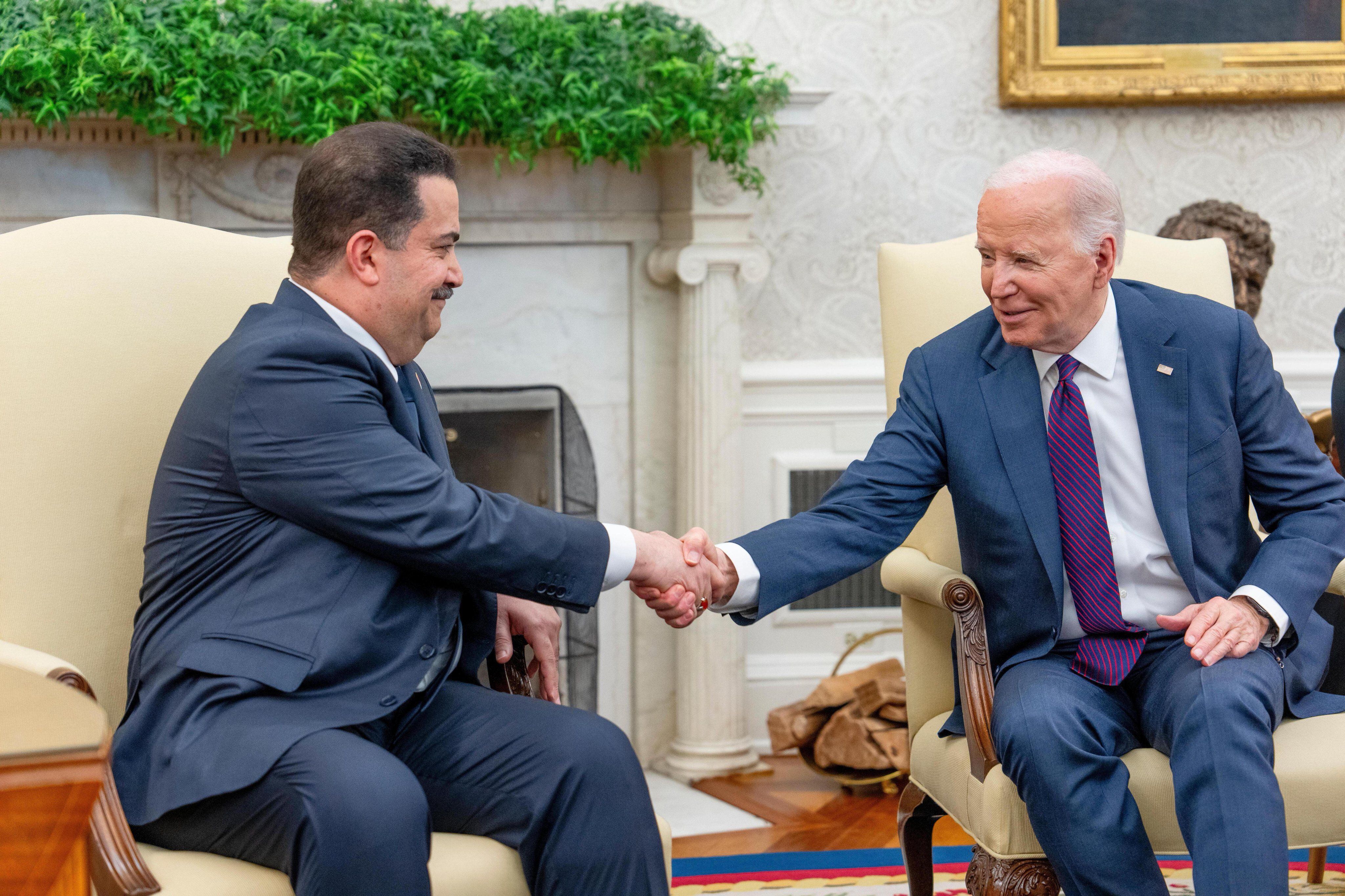 El presidente de Estados Unidos, Joe Biden, y el primer ministro iraquí, Mohamed Shia al Sudani, en el Despacho Oval de la Casa Blanca.