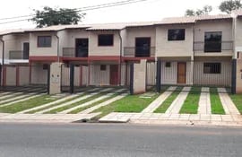 Viviendas en barrio cerrado edificado por la Cooperativa Paraguaya de la Construcción.