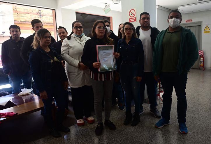 Egresados de Universidad María Serrana fueron al Cones para denunciar irregularidades en casa de estudios.