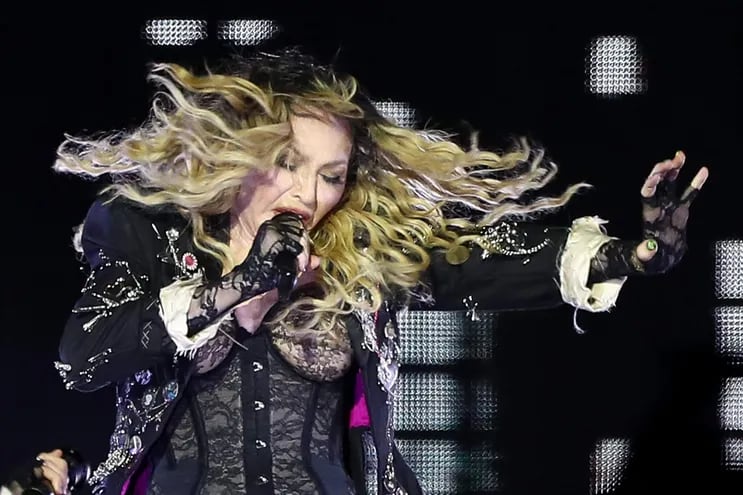 La cantante Madonna se presenta en un concierto gratuito, única presentación de su gira The Celebration Tour en Suramérica.