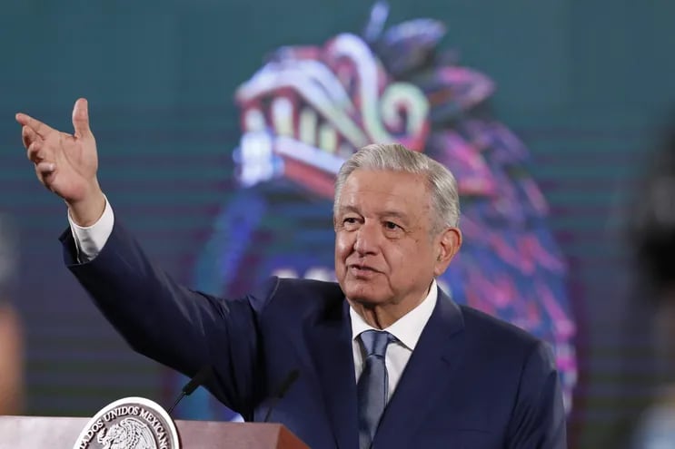 López Obrador defiende el acuerdo que protege sus megaproyectos