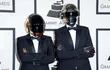Guy-Manuel de Homem-Christo y Thomas Bangalter del dúo Daft Punk, durante su paso por los premios Grammy en 2014. La agrupación rechazó la posibilidad de volverse a reunir para los Juegos Olímpicos de París.