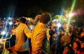 guarani-folk-una-de-las-agrupaciones-juveniles-que-lleva-la-musica-paraguaya-a-las-calles--114127000000-1620345.jpg