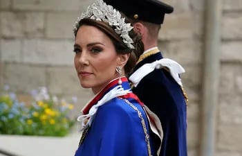El Príncipe y la Princesa de Gales llegan a la Abadía de Westminster, en el centro de Londres, antes de la ceremonia de coronación del Rey Carlos III y la Reina Camila.