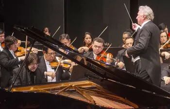 el-pianista-pierre-blanchard-junto-a-la-osca-bajo-la-batuta-del-maestro-luis-szaran--205319000000-1831254.jpg