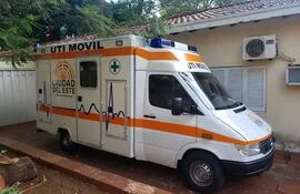 La ambulancia adquirida por la Municipalidad para el Hospital Regional de Ciudad del Este.