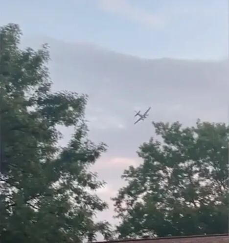 La aeronave sobrevolando. (Captura de pantalla).