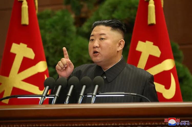 Foto publicada por la Agencia Central de Noticias de Corea del Norte (KCNA) muestra al líder norcoreano Kim Jong-un.