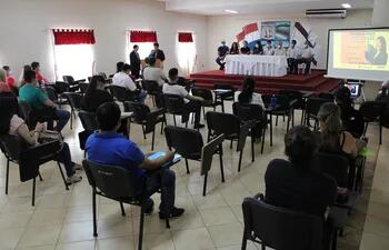 El anuncio de la feria de empleos se realizó en la Municipalidad de Hernandarias durante un encuentro.