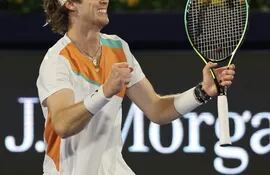 Andrey Rublev, 24 años y séptimo mejor tenista del mundo, se llevó el título en el torneo ATP de Dubái.