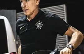 Martín Palermo (50 años), director técnico de Olimpia.