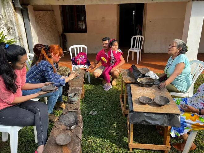 Buscan rescatar el trabajo en cerámica en Yaguarón.