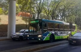 El bus proveniente de Puerto Iguazú cuando entraba a Ciudad del Este.