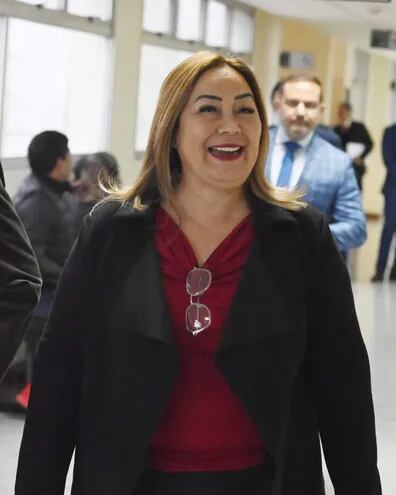 Carmen Corina Alonso, exdirectora de la Diben, acudió el pasado 27 de julio al Poder Judicial para someterse a la audiencia preliminar por el caso Conajzar, se expone a un juicio oral.