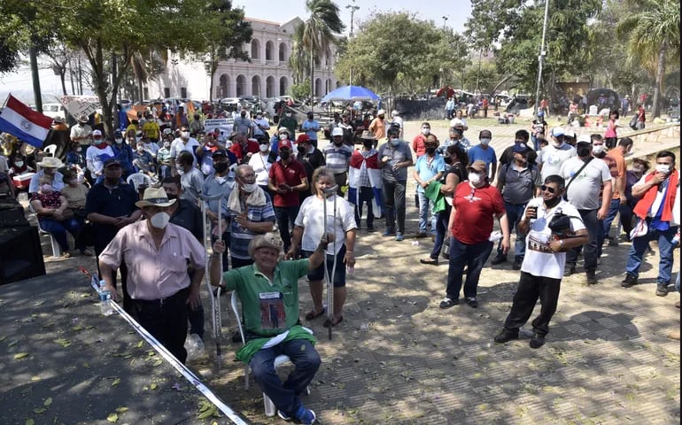 Una de las manifestaciones realizadas el año pasado por los jubilados frente al Congreso, en aquella oportunidad para rechazar la reforma de la Caja Fiscal planteada por el Ministerio de Hacienda.