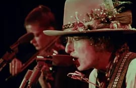 rolling-thunder-revue-133438000000-1841606.png