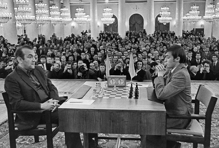 Moscú , Korchnoi y Karpov, Match Final de Candidatos 1974 (Foto, V. Velikhamzhin, TASS).