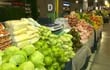 Suculentas frutas y verduras frescas se pueden conseguir en la tradicional feria de los martes de la planta baja del shopping Mariscal, en el barrio Villa Morra.