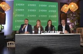 Representantes de CADIEM: Elías Gelay, Alba Ávalos, Gloria Ayala Person y César Paredes, en conferencia de prensa.