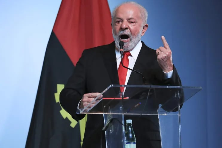 El presidente de Brasil, Lula da Silva, durante un discurso en el marco de su gira por África. En esta ocasión se refirió al acuerdo entre Mercosur y la Unión Europea.  (EFE)