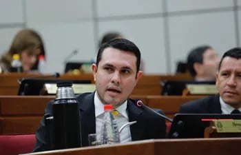 Hernán Rivas (ANR, HC). Foto Prensa Senado.