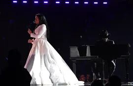 La cantante Demi Lovato durante su actuación en la entrega de los premios Grammy, en su edición 62.