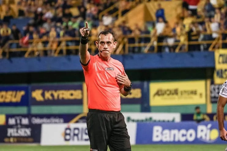 Juan Gabriel Benítez (41años), árbitro internacional paraguayo.