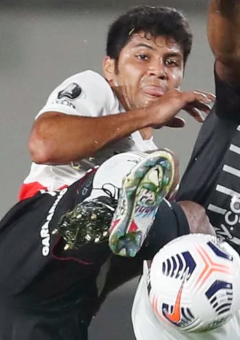 Robert Rojas, jugador paraguayo de River Plate.