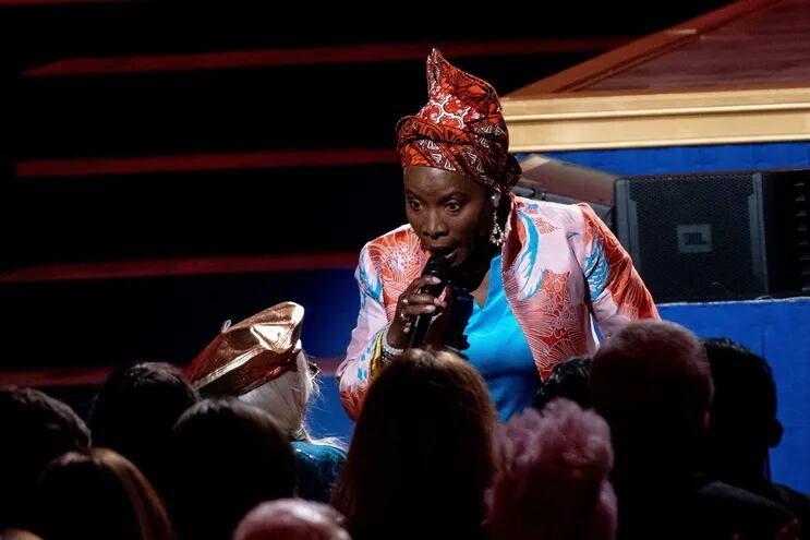 La cantante y compositora Angélique Kidjo durante una presentación en Estados Unidos. La artista, oriunda de Benín, es una de las ganadoras del Premio Polar.