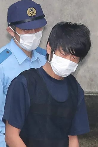 Tetsuya Yamagami bajo custodia, en julio de 2022.