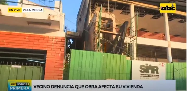 Construcción que un vecino de Villa Morra denuncia le causa molestias por los ruidos. (Captura de ABC  TV).