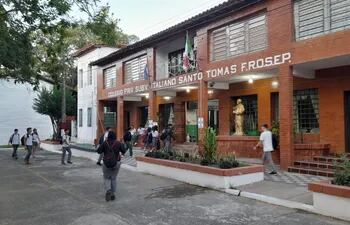 El colegio italiano Santo Tomás de la ciudad de Pilar, cumplió 70 años de vida institucional.