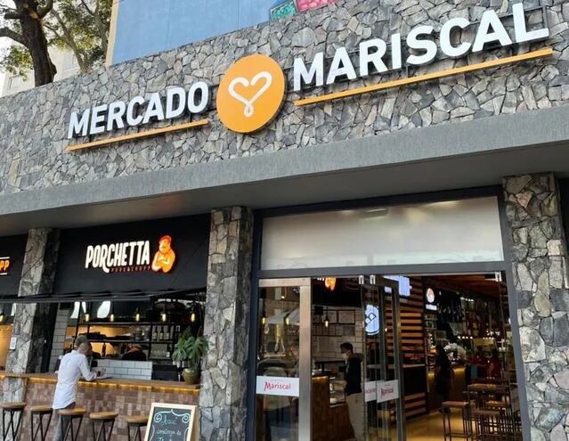 El Mercado Mariscal es una propuesta innovadora. El cliente puede degustar exquisita y variada gastronomía gourmet.
