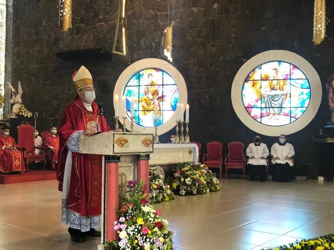 El Monseñor Guillermo Steckling presidió la misa celebrada en honor a San Blas.