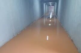 El Túnel del kilómetro 75,1 de la ciudad de Eusebio Ayala se inundó con la primera lluvia.