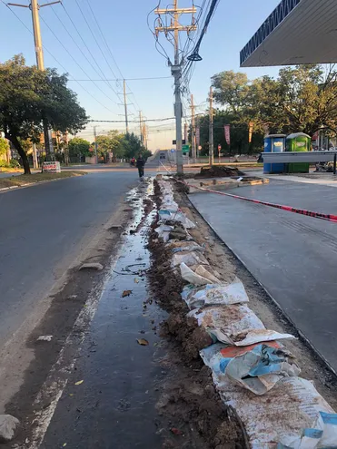 Así está el trayecto por donde deberían pasar las bicicletas, en la intersección de las calles Primer Presidente e Itapúa.
