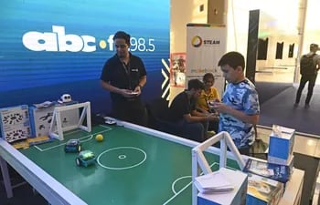 ABC FM 98.5 propone una interesante competencia de robots, en el Tigo Campus Party.