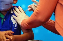 La OMC pacta levantar las patentes de vacunas anticovid, un paso histórico pero  que genera interrogantes. (AFP)