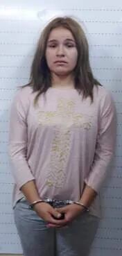 Yenny Elizabeth Cabrera Franco, detenida por una serie de estafa a casas comerciales, que fueron efectuadas con una cédula denunciada como extraviada.