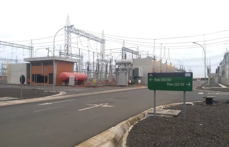 En la Subestación de 500 kV de Villa Hayes convergen las dos líneas de las centrales hidroeléctricas Itaipú y Yacyretá y los trabajos que se deben hacer son para  sincronizarlas.