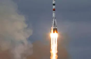 La Soyuz MS-20 partió del cosmódromo de Baikonur, en la estepa kazaja, a las 07.38 GMT, tal y como estaba previsto, con los dos tripulantes japoneses y el comandante de la nave espacial rusa, el cosmonauta Alexandr Misurkin a bordo.