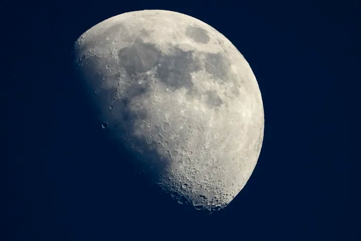 Misión tripulada de EEUU a la Luna retrasada a 2025 o más tarde.