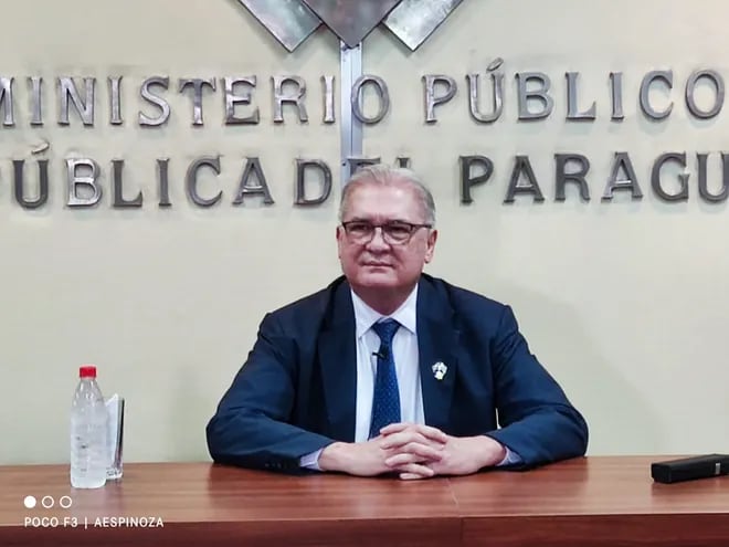 El fiscal general Emiliano Rolón Fernández, en conferencia de prensa brindada ayer en la sede central del Ministerio Público.