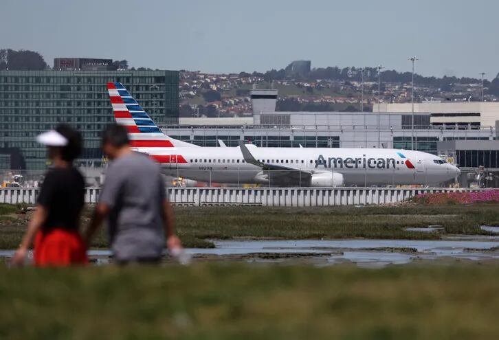 American Airlines volvió al verde en el primer trimestre de este año, impulsada por la fuerte demanda de pasajes tanto en Estados Unidos como a nivel internacional, según un comunicado difundido este jueves por la compañía.