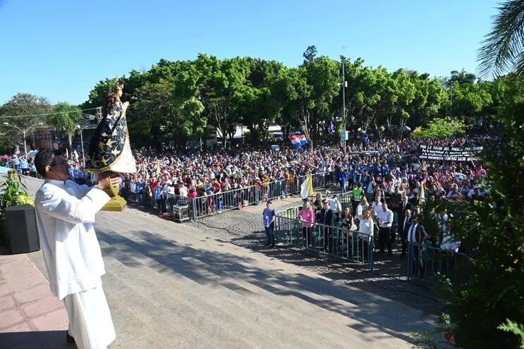 La iglesia Católica lanzó duras críticas a la clase política de nuestro país, durante las festividades por el Día de la Virgen de Caacupé.