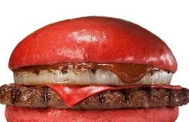 en-japon-lanzan-una-hamburguesa-de-color-rojo-43905000000-1342536.jpg