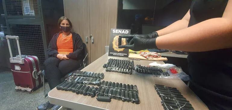 Helen Cristi Sosa Berni, detenida en el aeropuerto Silvio Pettirossi tenía consigo 150 cápsulas con cocaína.