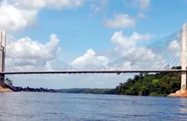 perfil-del-nuevo-puente-que-se-construira-sobre-el-rio-parana-entre-presidente-franco-paraguay-y-foz-de-yguazu-brasil--204053000000-1829900.jpg