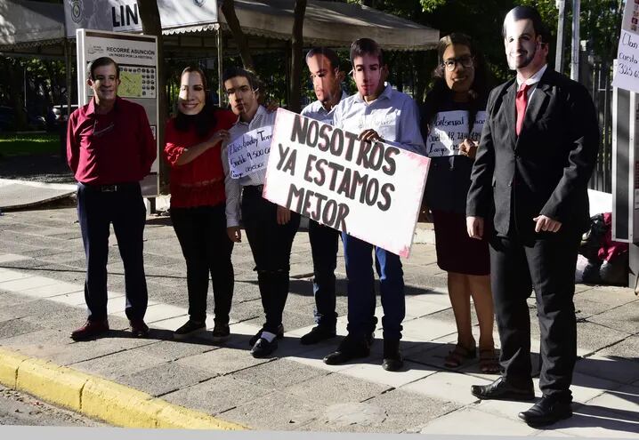 Imagen de archivo: una manifestación en contra de los casos de nepotismo en la Función Pública.