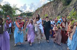 Recreación del momento del ingreso triunfal de Jesús a Jerusalén.